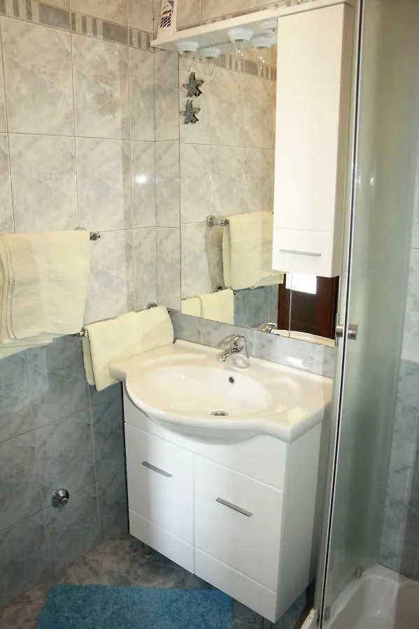Banjol Guesthouse Matusan'S Place בית הארחה