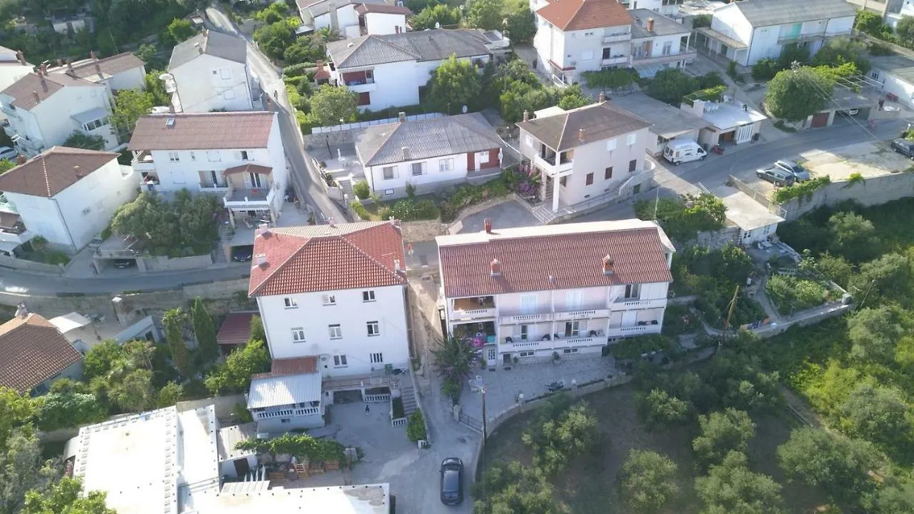 Guesthouse Matusan'S Place Banjol Vendégház